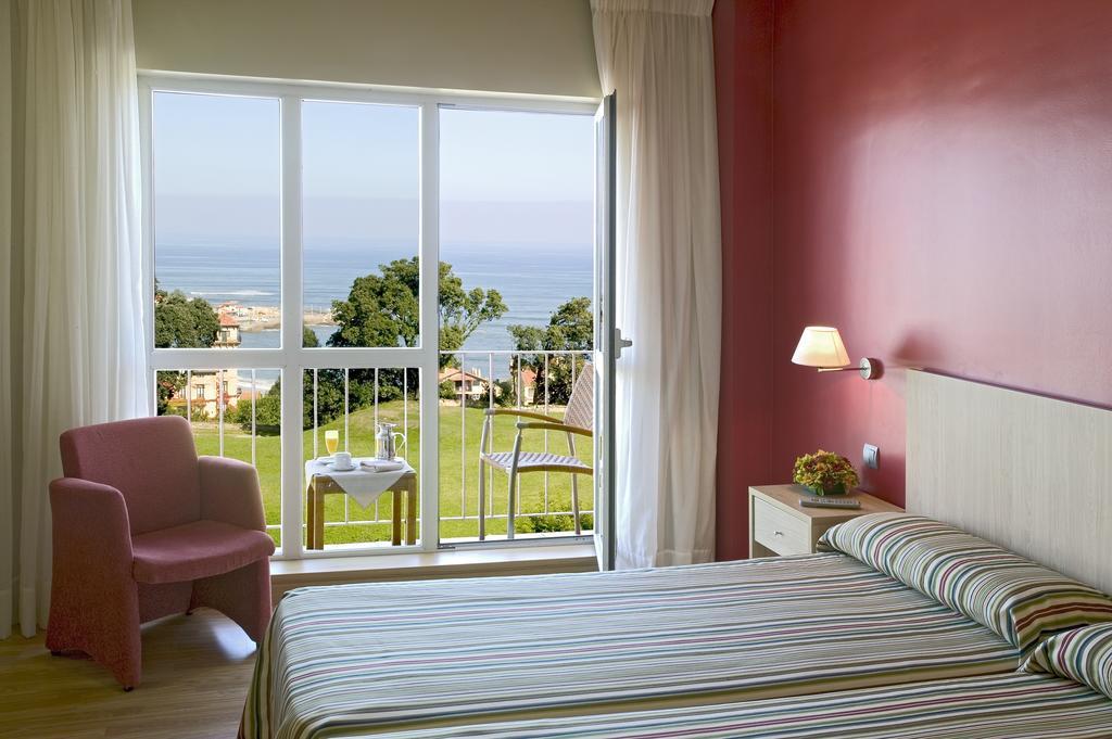 Apartamentos Mar Rovacias Comillas Quarto foto